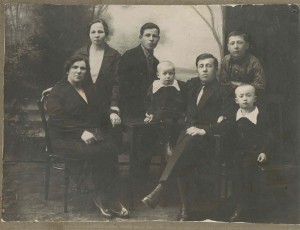 Семья Абызовых в Алапаевске, начало 1920-х годов